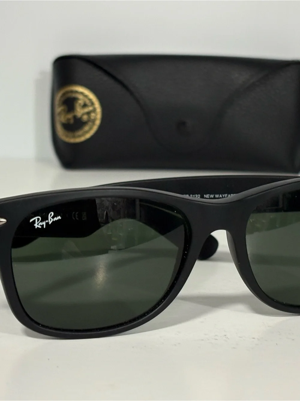 Ray-Ban New Wayfarer RB2132 622 Matte Black / G-15 Green Lenses (55mm)
